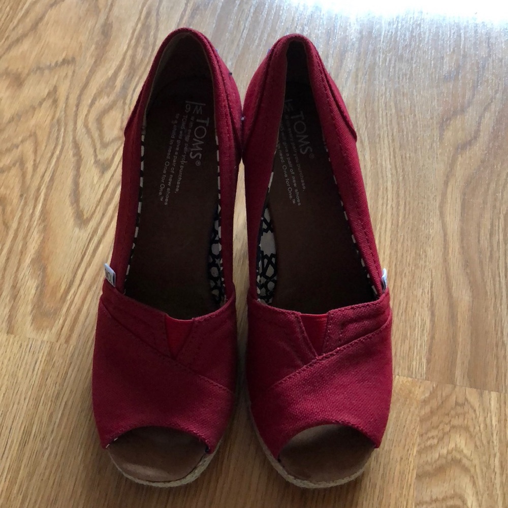 TOMS wedges